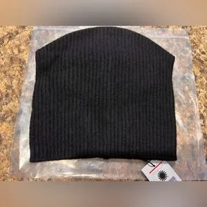 UGG | Accessories | Nwt Ugg Aiken Beanie Merino Wool  display picture 1